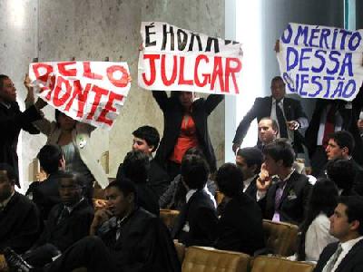 Le mouvement #OcupaSampa envahit le Tribunal Fédéral Suprême pour protester contre la reprise du chantier de Belo Monte